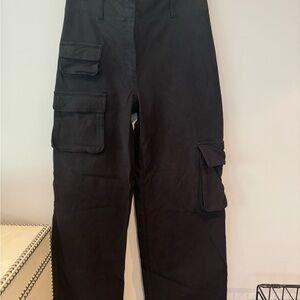 Women’s Aritzia Wilfred Free Black Cargo Pants